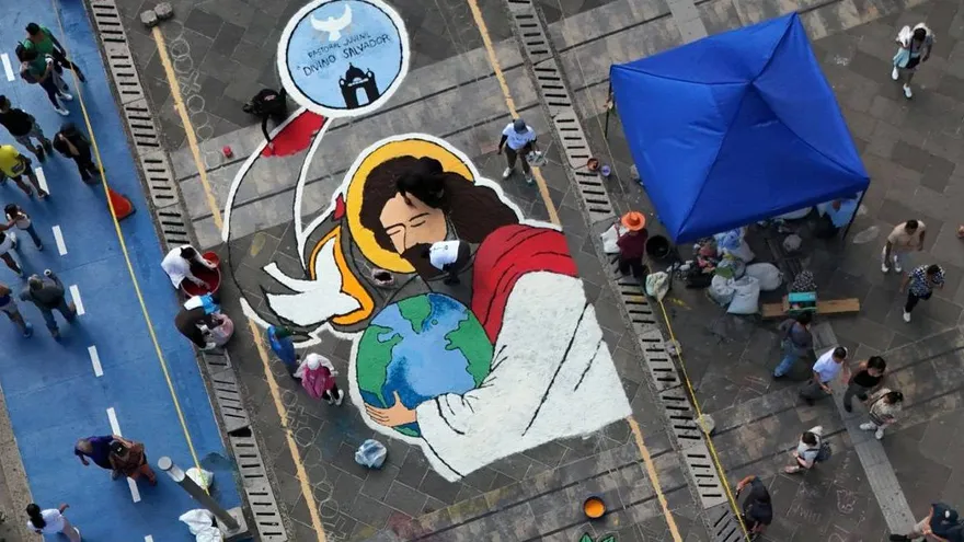 Alfombra de sal elaborada en El Salvador durante Semana Santa