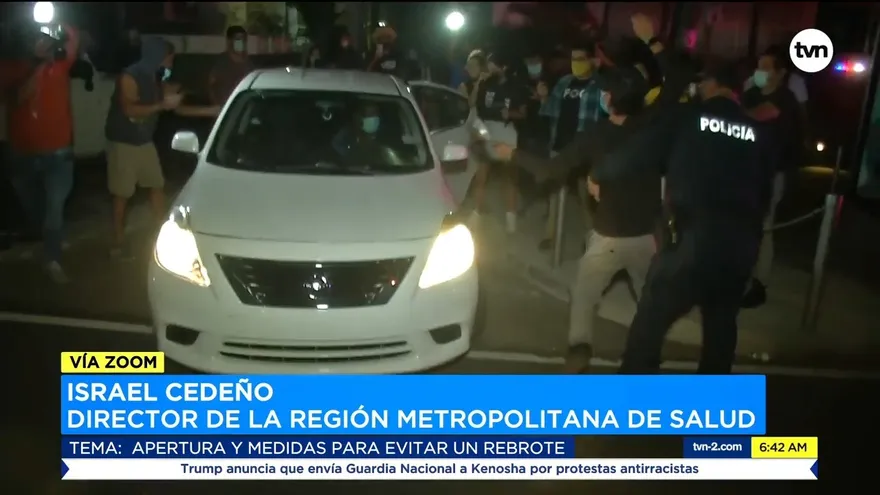 Siguen investigaciones tras protesta por reunión en un restaurante