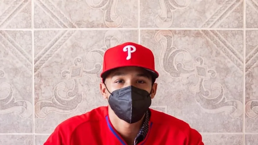 Alfredo Alderete Barría, firmó con los Phillies de Philadelphia