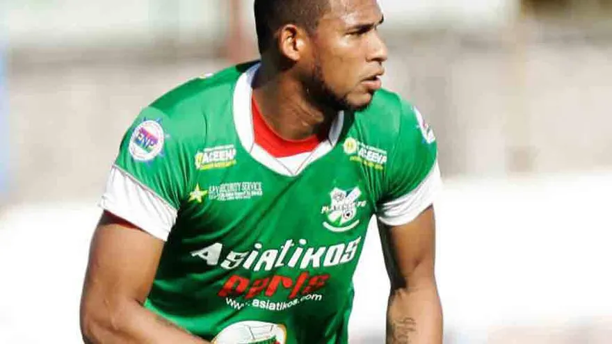 El portero panameño José Calderón es figura en el fútbol de Honduras.