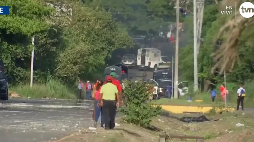 Reabren vía en Las Garzas tras protesta