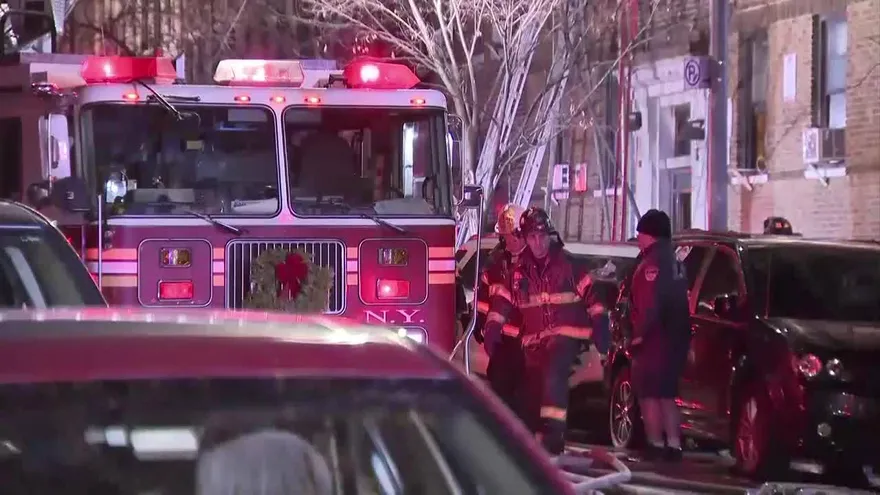 Doce muertos en el peor incendio en décadas en Nueva York