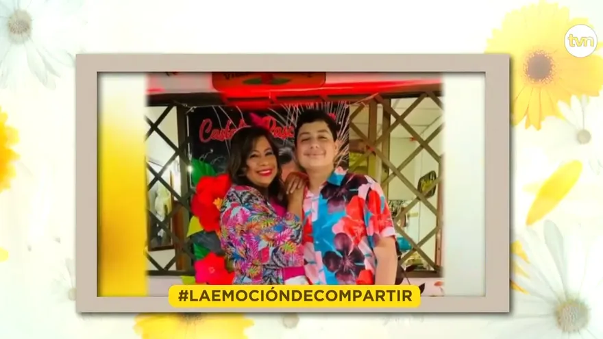 Homenaje a las madres del departamento de TVN Noticias