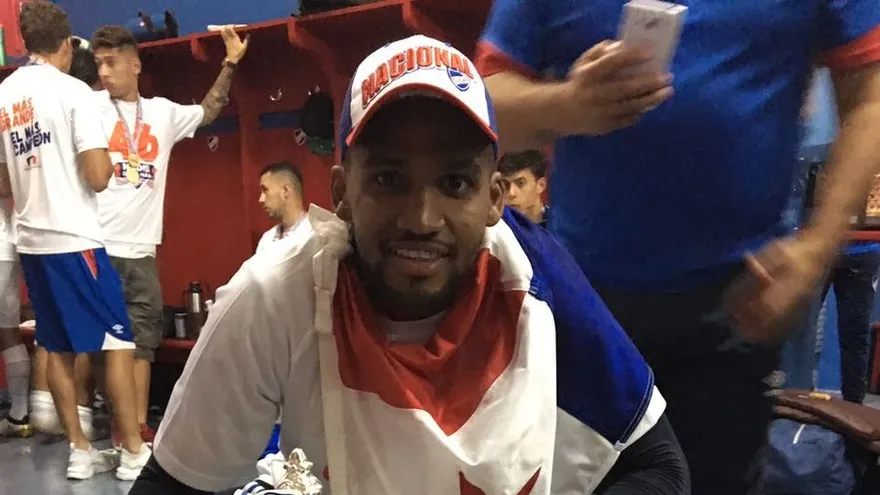 Nacional, del panameño "Manotas" Mejía gana el Campeonato Uruguayo