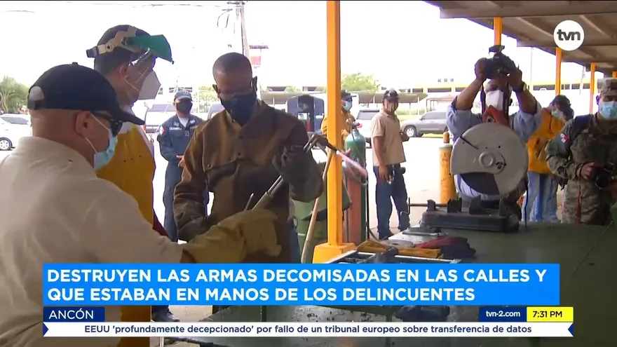 Destruyen las armas decomisadas