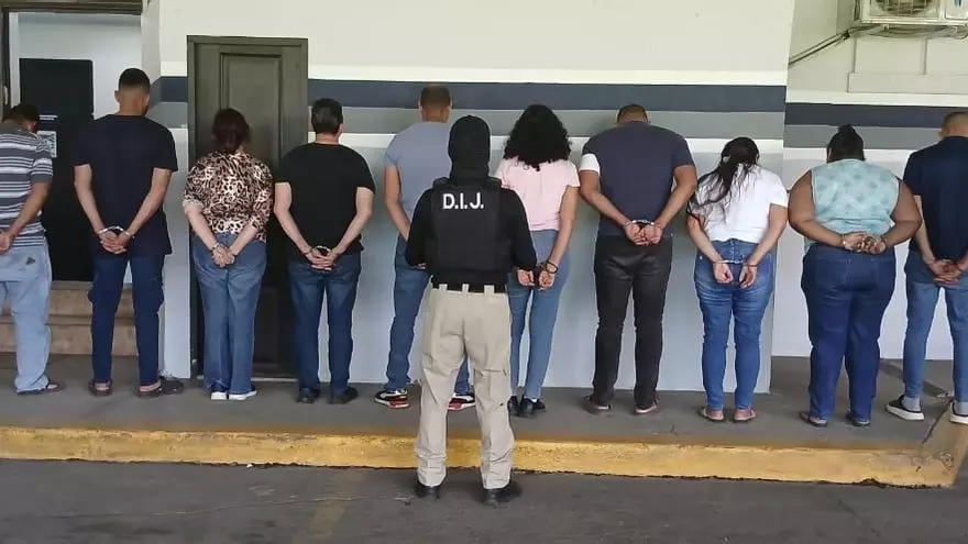 Policía Nacional aprehende a 12 personas por fraude y blanqueo de capitales, durante la operación Ecos.