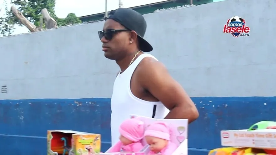 La Plaza Amador se llenó de juguetes con Ricardo Buitrago