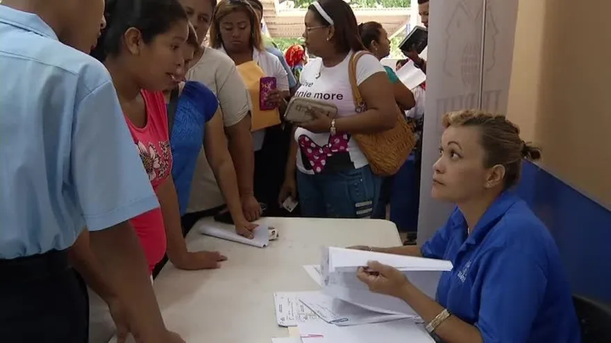 Se inicia pago de la Beca Universal