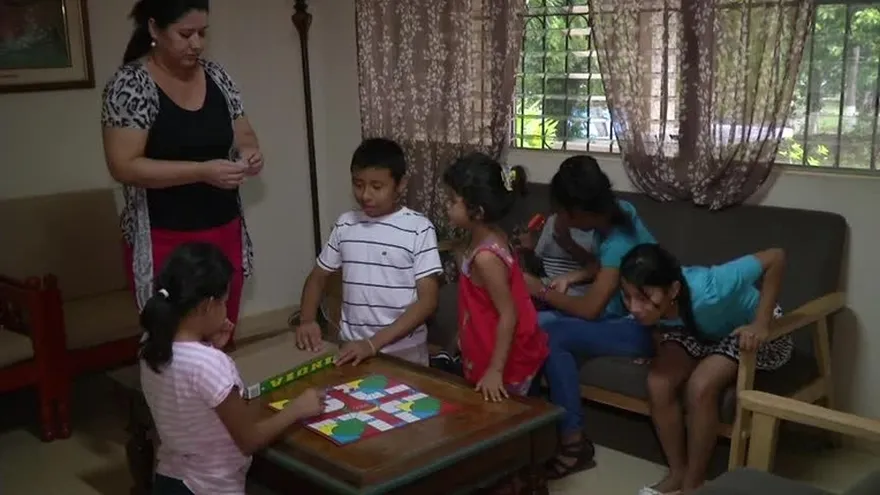 La madre de crianza de las Aldeas SOS