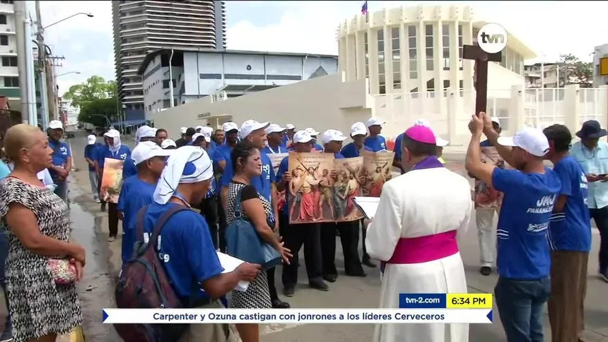 Monseñor Ulloa participa de Vía Crucis con internos de Centro San Juan Pablo II