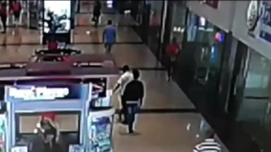 Video del joven asesinado en el Centro Comercial El Dorado