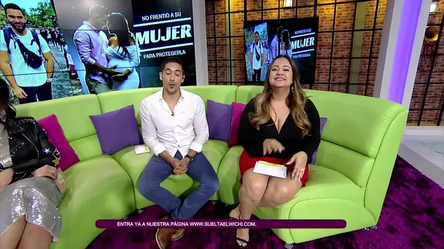 Abraham y Duckinss se dan duro en redes