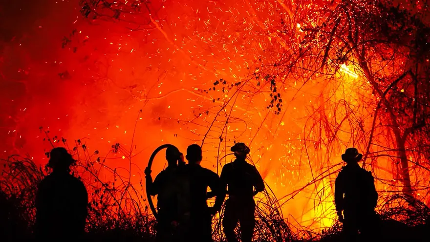 Incendio consume cultivos en Colombia