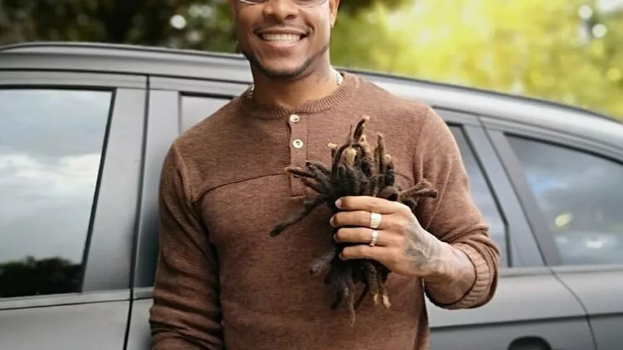 Román Torres pudo fin a su melena tipo rasta