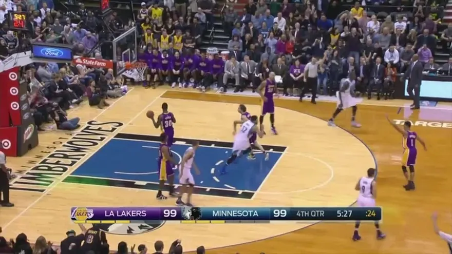 Los Angeles Lakers perdieron 123 a 122 ante Minnesota