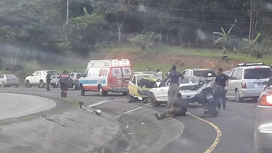 El accidente dejó al menos tres heridos