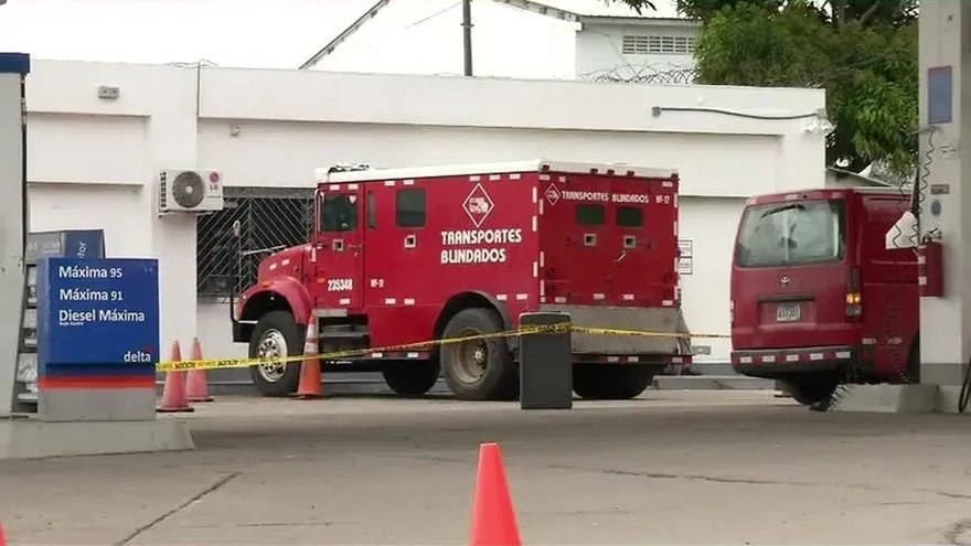 Confuso incidente en estación de gasolina en El Crisol