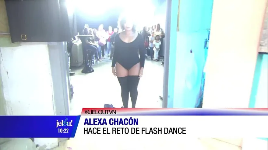 Alexa Chacón hace el reto de Flashdance