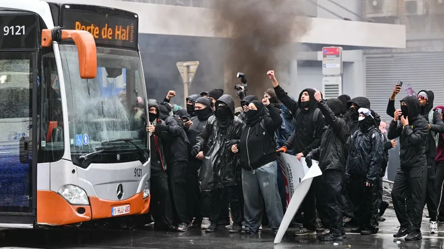 Protestas en Bruselas por recortes presupuestarios.