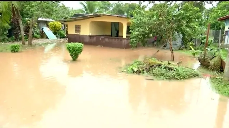 Lluvias provocan fuertes inundaciones en Panamá Oeste