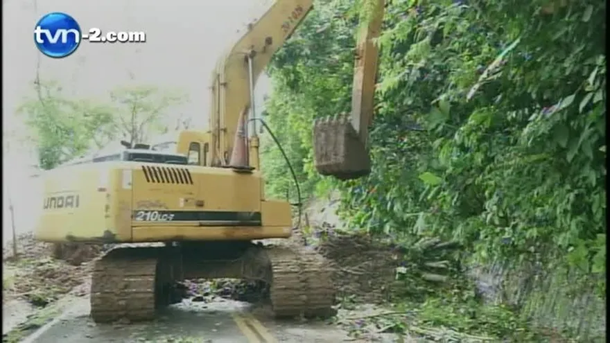 Lluvia provoca deslizamientos en Costa Abajo de Colón