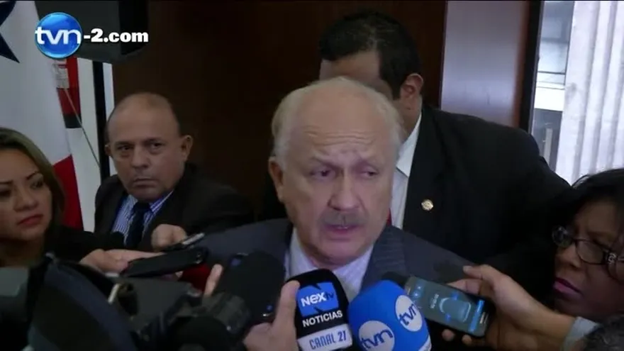 Pinilla evade cuestionamientos sobre caso de nepotismo