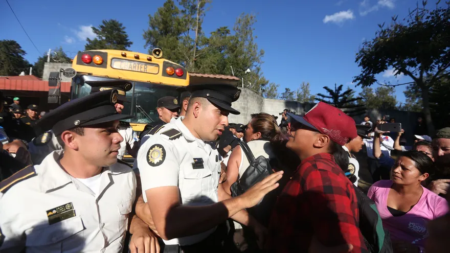 Movimientos panameños salen a protestar por muerte de niñas en Guatemala. EFE