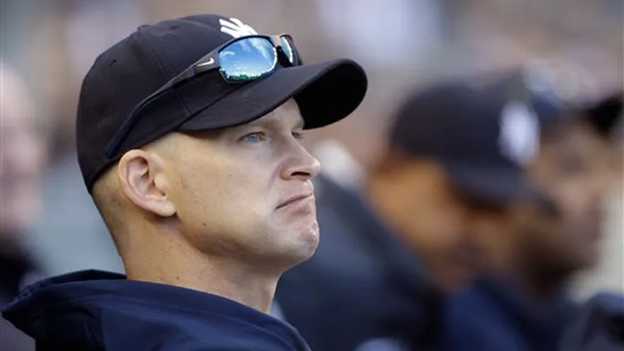 Burnett será operado por fractura en rostro