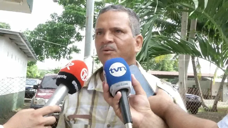 Detienen venta ilegal de pericos