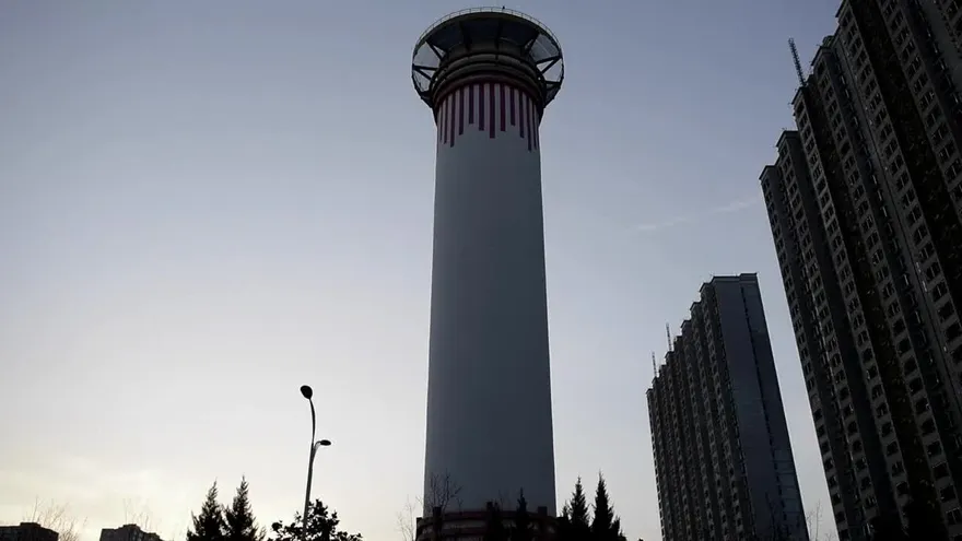 China combate la polución con un purificador de aire gigante