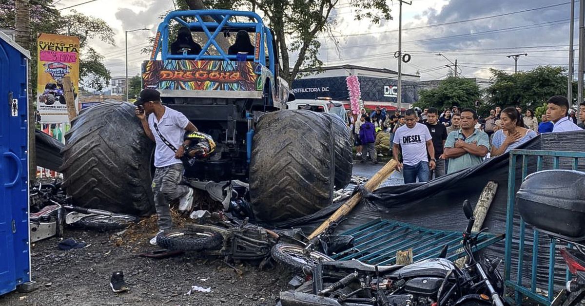 Tres muertos y 38 heridos deja accidente durante espectáculo automovilístico en Colombia