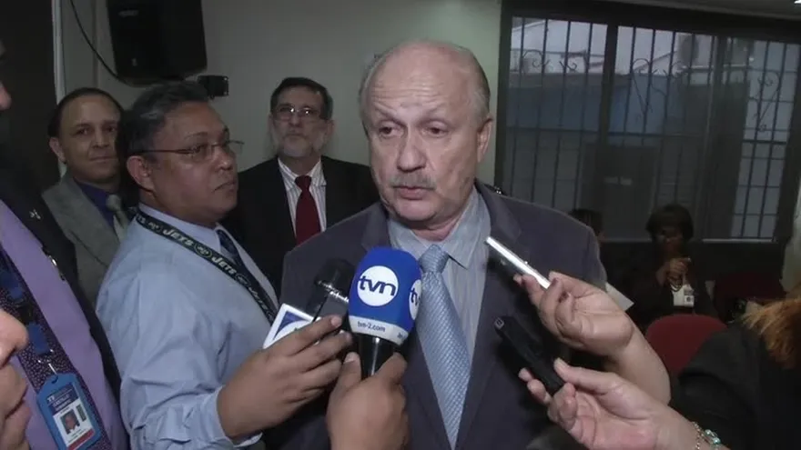 Pinilla y fiscal electoral se atacan en la Asamblea Nacional