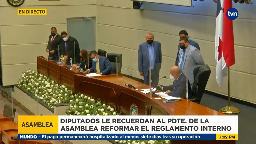 Recuerdan a Adames el compromiso de reformar el reglamento interno de la Asamblea