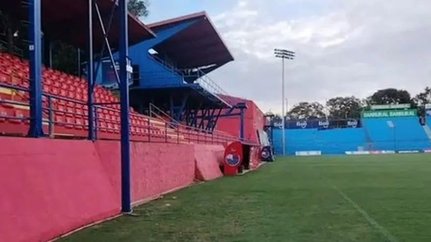 Guatemala vs Panamá TVMAX visita el estadio El Trébol