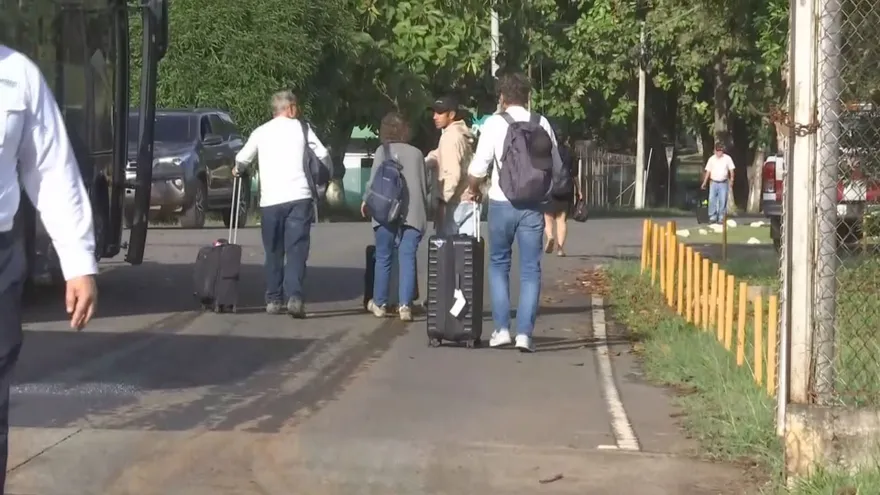 Protesta en el aeropuerto Enrique Malek