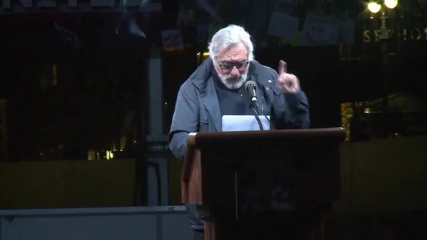 De Niro, Di Blasio y miles de neoyorquinos se unen contra Trump