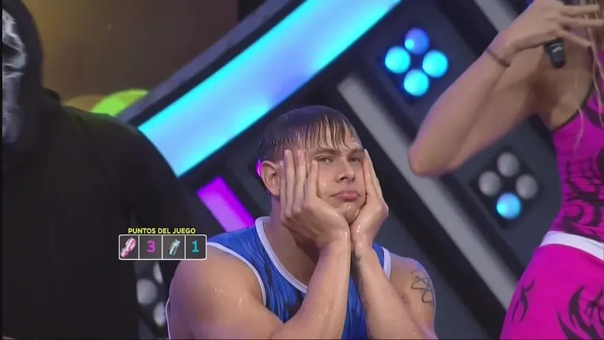 Los baldazos que Anonymous repartió en el Trabalenguas estuvieron a otro nivel