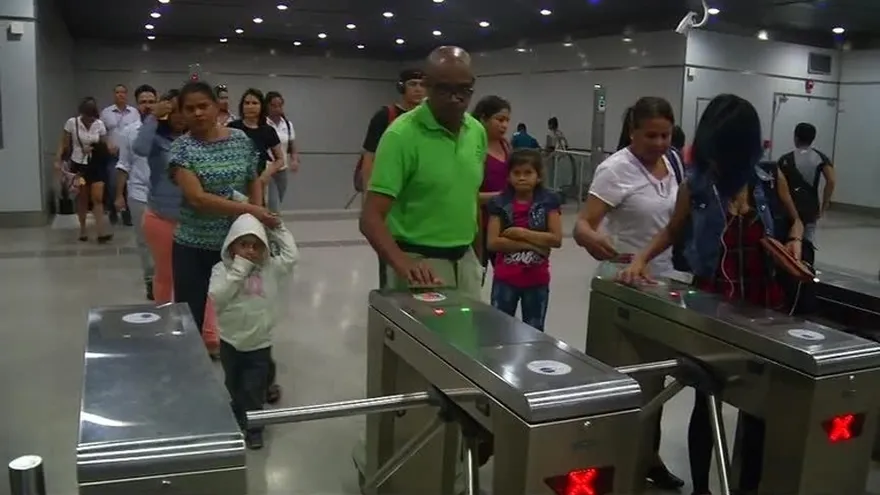 Falla técnica en uno de los trenes paraliza servicio de El Metro de Panamá