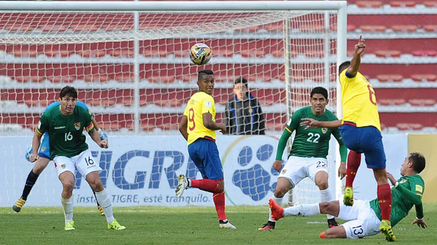 Acción del partido entre Bolivia y Ecuador