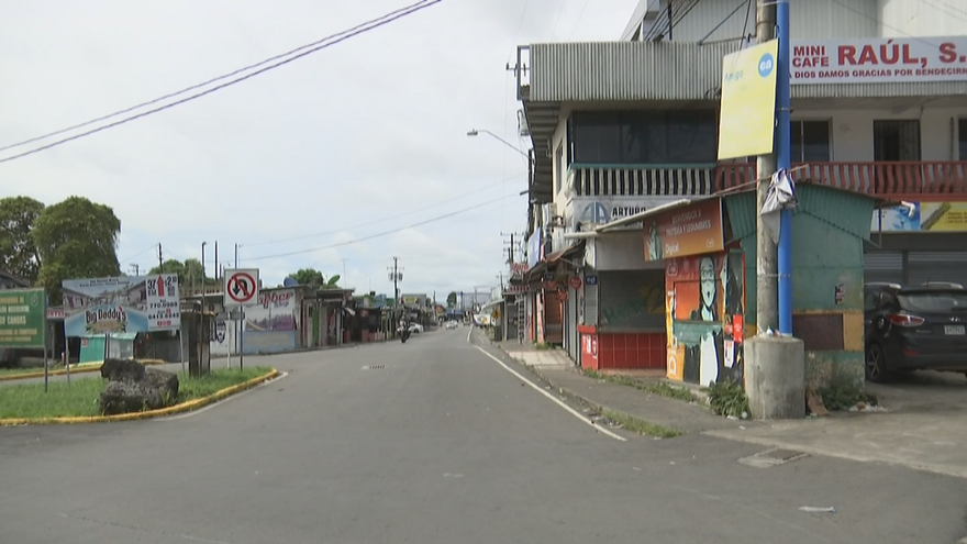 Calles vacías en la ciudad de David por la cuarentena total