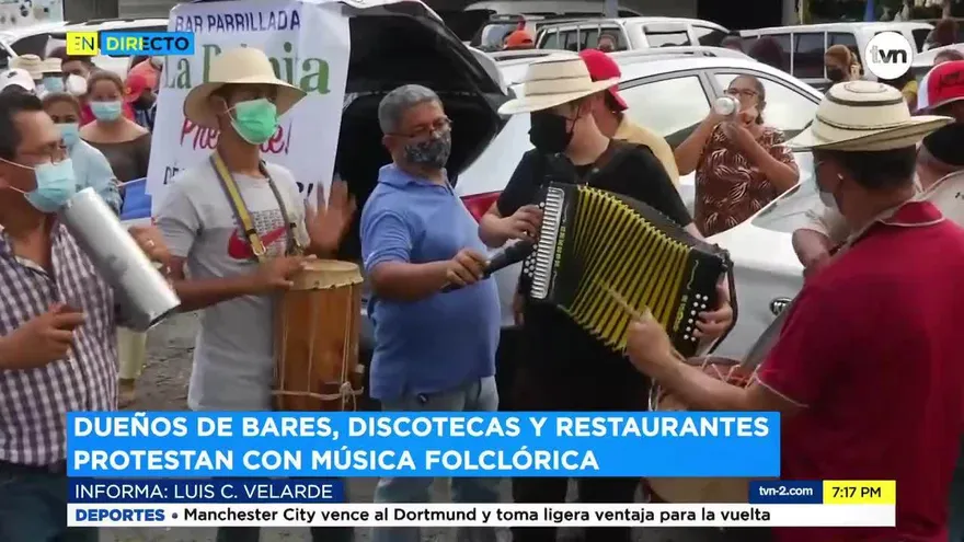 Al son de tamborito, pequeños empresarios protestan en 24 de Diciembre