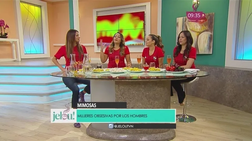 Obsesión en las parejas ¡Mi novio mira el celular a cada rato!