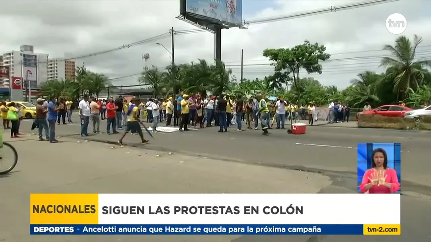 Docentes cierran vías en Sabanitas de Colón