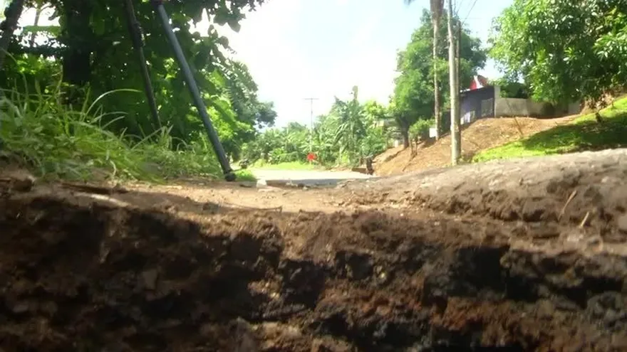 Calle en mal estado en Cabuyita de Tocumen