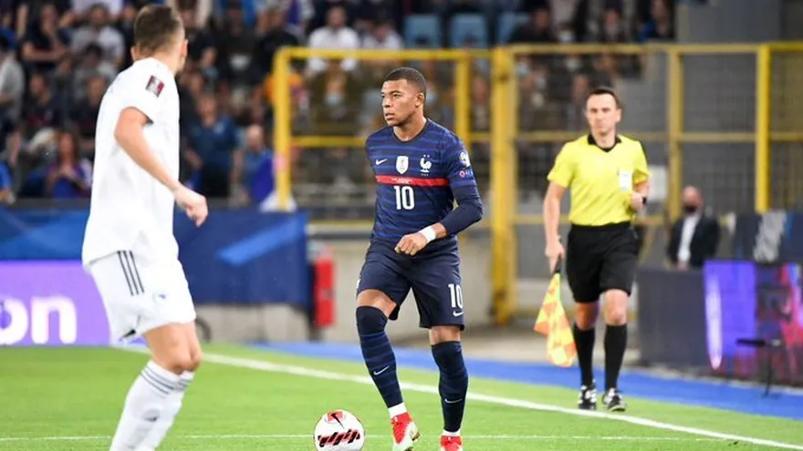 El astro Kylian Mbappé será sometido a pruebas médicas.