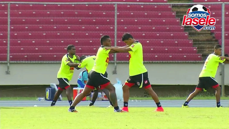 Segunda Parte de la conferencia del DT Bolillo Gómez