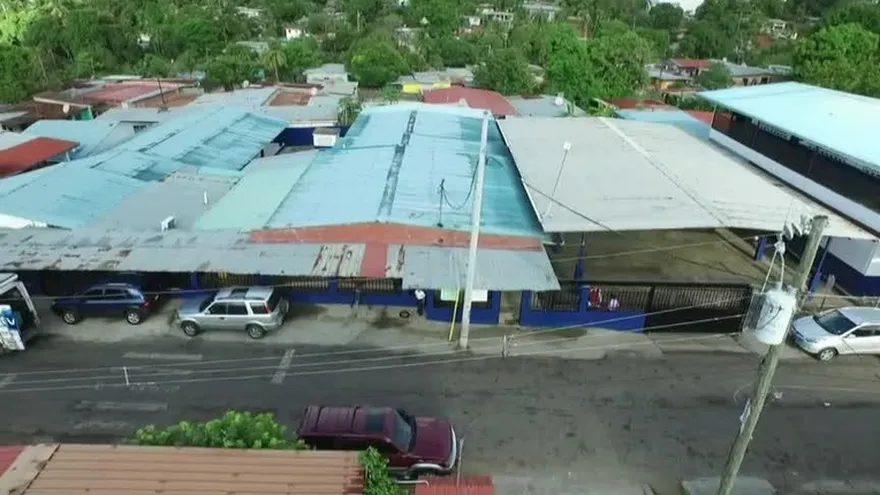 Docentes paralizan clases en escuela Emperatriz Taboada