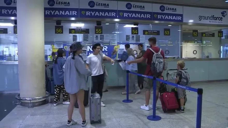 Ryanair cobrará por el equipaje de mano a partir de noviembre