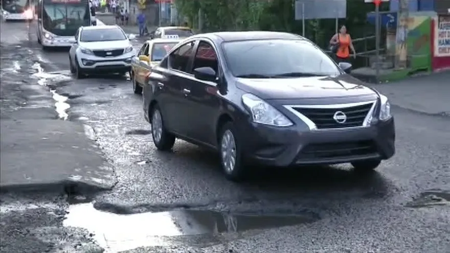 Reportan aumento de huecos en calles de San Isidro