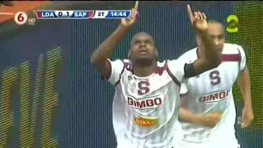 Gol de Adolfo Machado con Saprissa